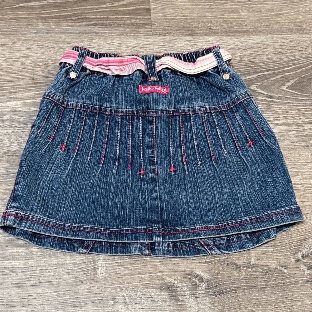 Y2K Toddler Girl Size 6 Hello Kitty belted  Denim Skirt vintage - Picture 5 of 8